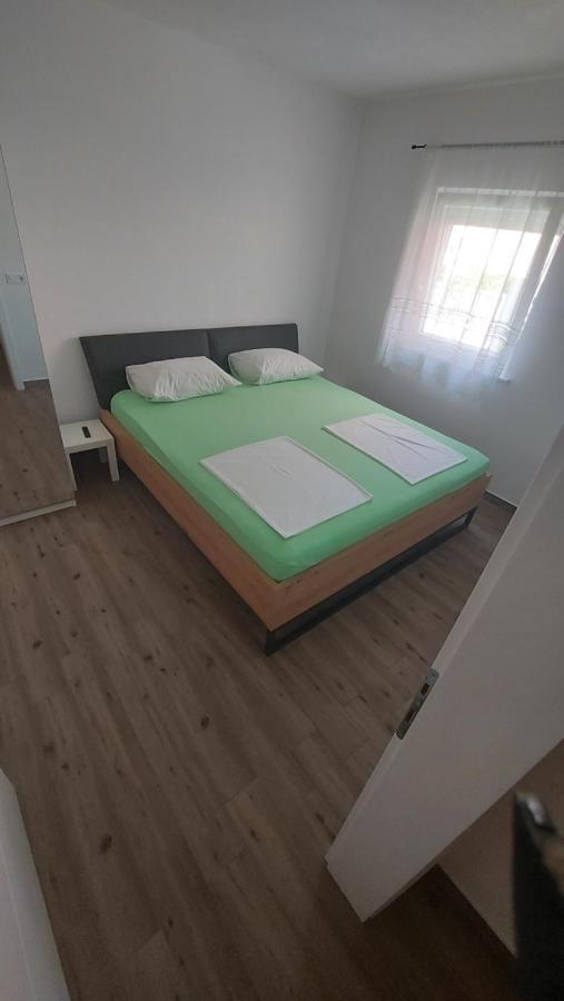 Apartmani Mlinar - Two Bedroom Apartment With Seaview Grebaštica Dış mekan fotoğraf