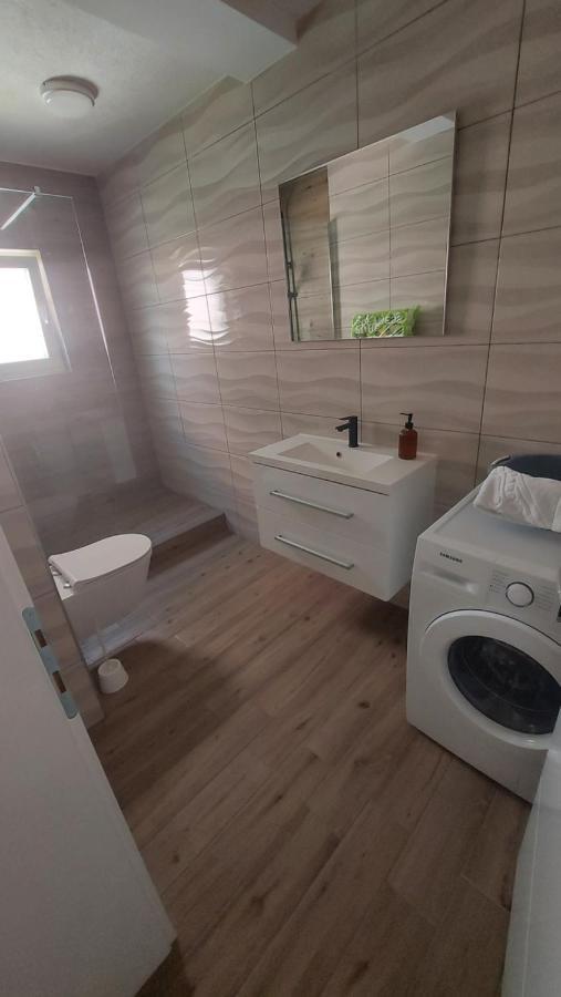 Apartmani Mlinar - Two Bedroom Apartment With Seaview Grebaštica Dış mekan fotoğraf