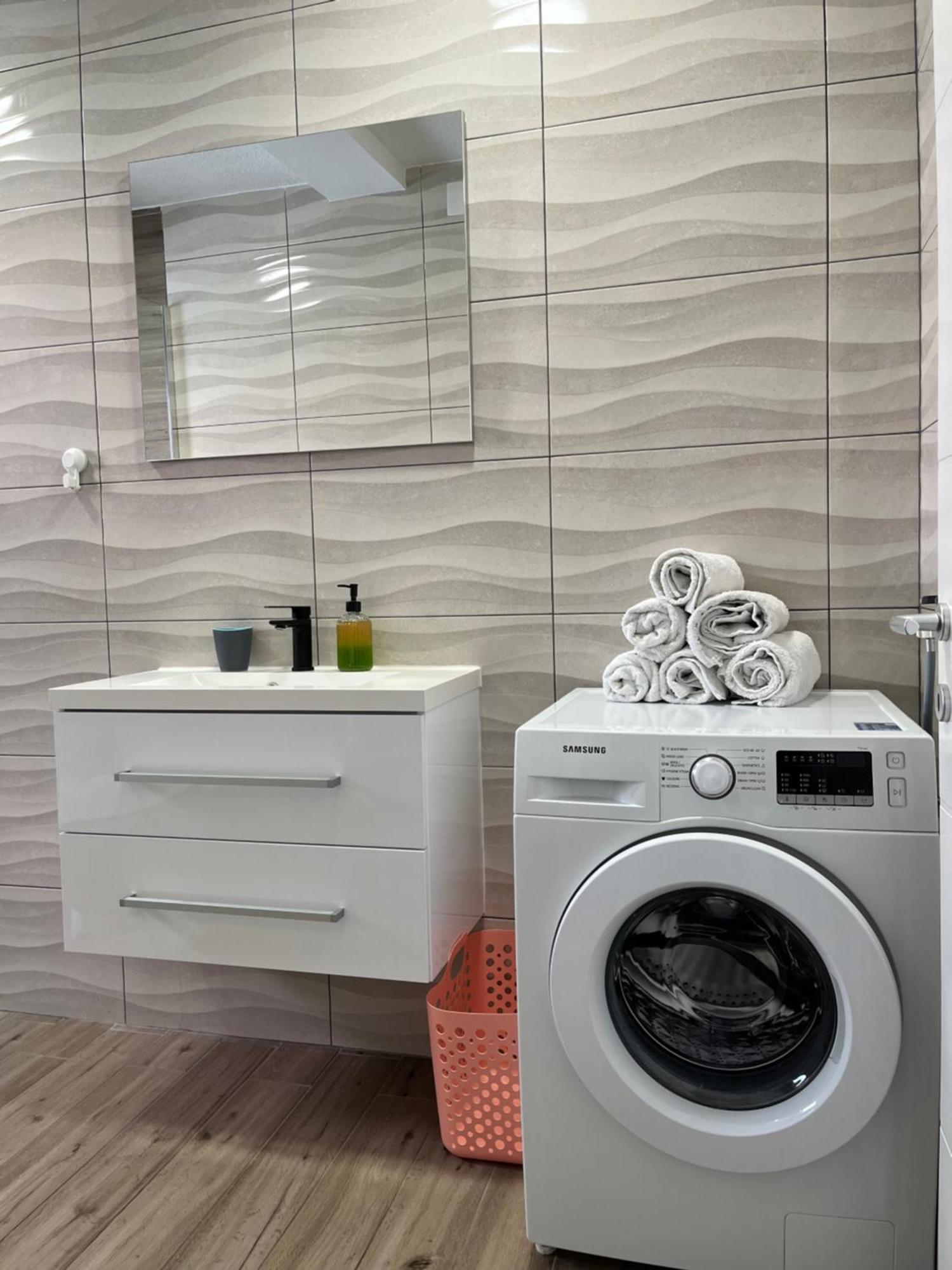 Apartmani Mlinar - Two Bedroom Apartment With Seaview Grebaštica Dış mekan fotoğraf