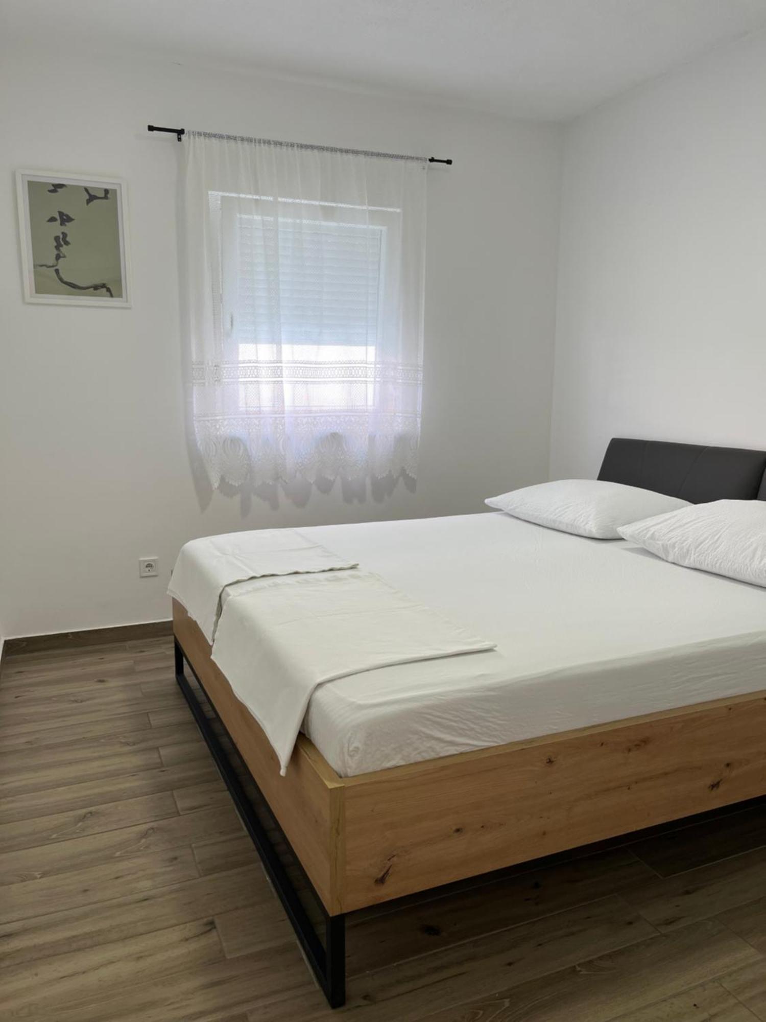 Apartmani Mlinar - Two Bedroom Apartment With Seaview Grebaštica Dış mekan fotoğraf